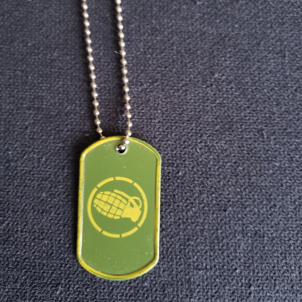 🏂 Grenade Snowboard Gloves Dogtag 🏂 - Picture 2 of 3